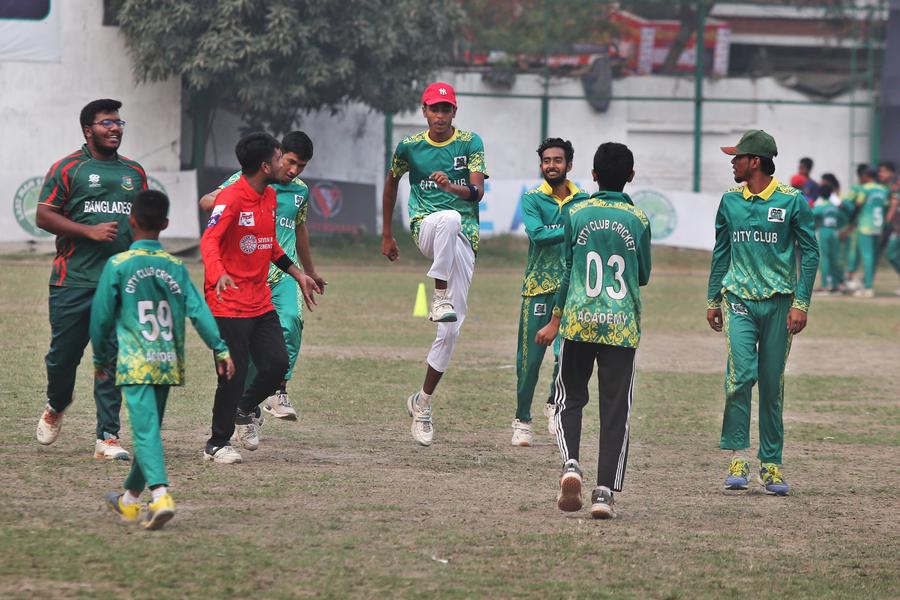 (sp)bangladesh dhaka cricket teenagers